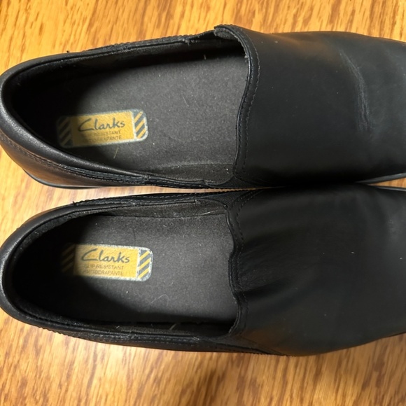 *CLARKS* Black Round Tow Shoes Size 9 - Picture 4 of 8